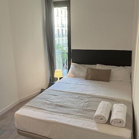 Casa De Huespedes Mi Lla Hotel Madrid Eksteriør billede