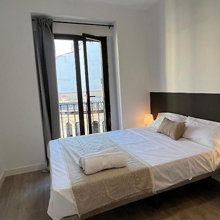 Casa De Huespedes Mi Lla Hotel Madrid Eksteriør billede