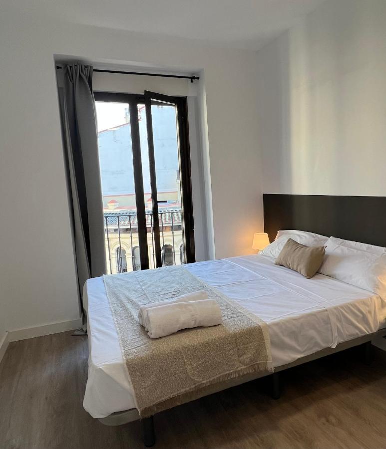 Casa De Huespedes Mi Lla Hotel Madrid Eksteriør billede