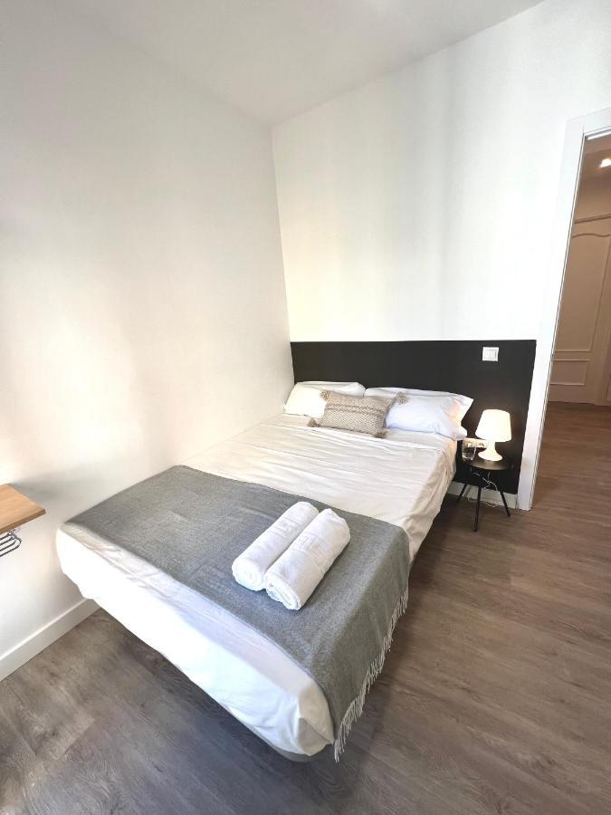 Casa De Huespedes Mi Lla Hotel Madrid Eksteriør billede