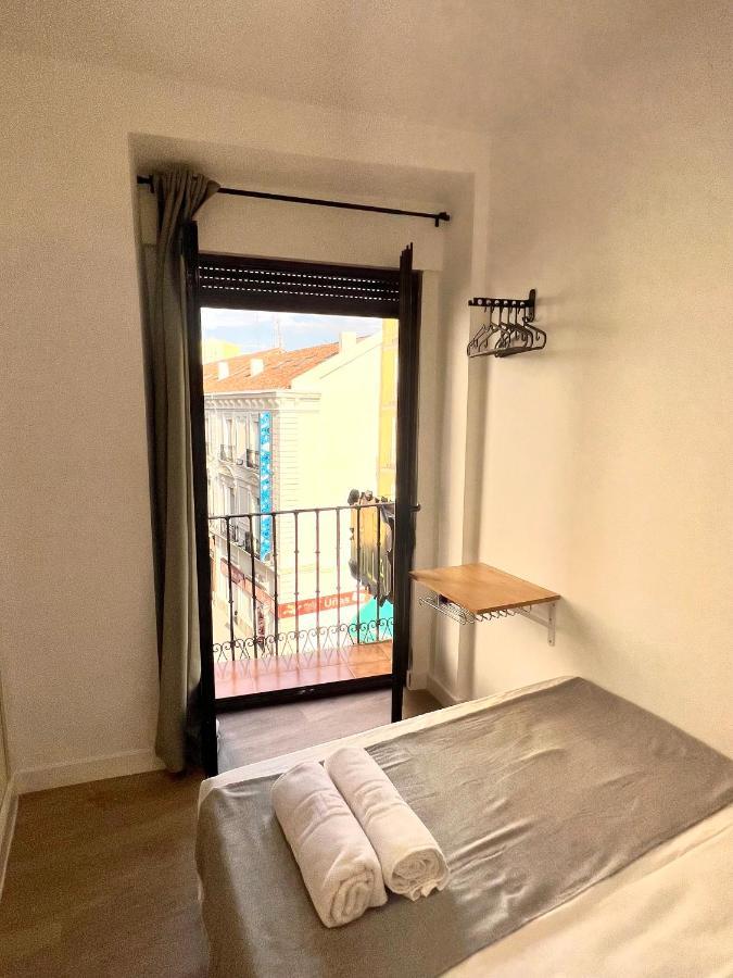 Casa De Huespedes Mi Lla Hotel Madrid Eksteriør billede